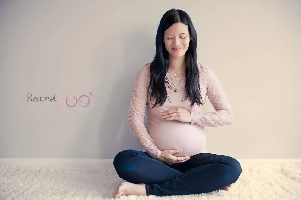 Melissa by vancouver maternity photographer Rachel Yoon