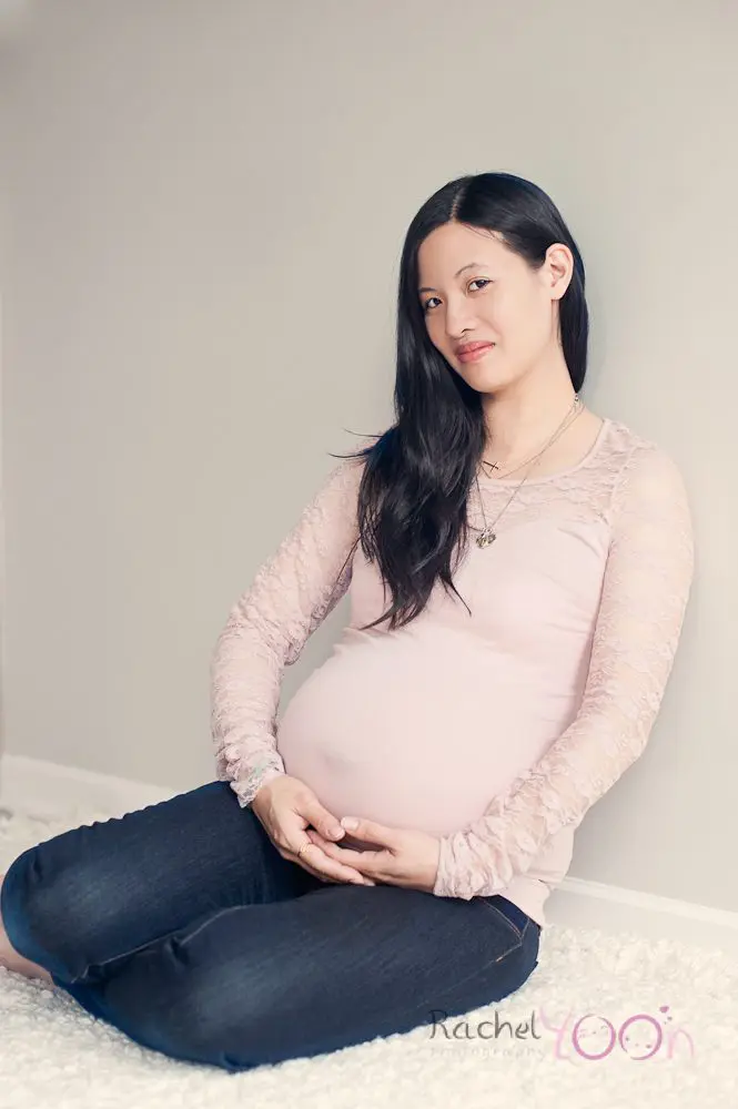 Melissa by vancouver maternity photographer Rachel Yoon