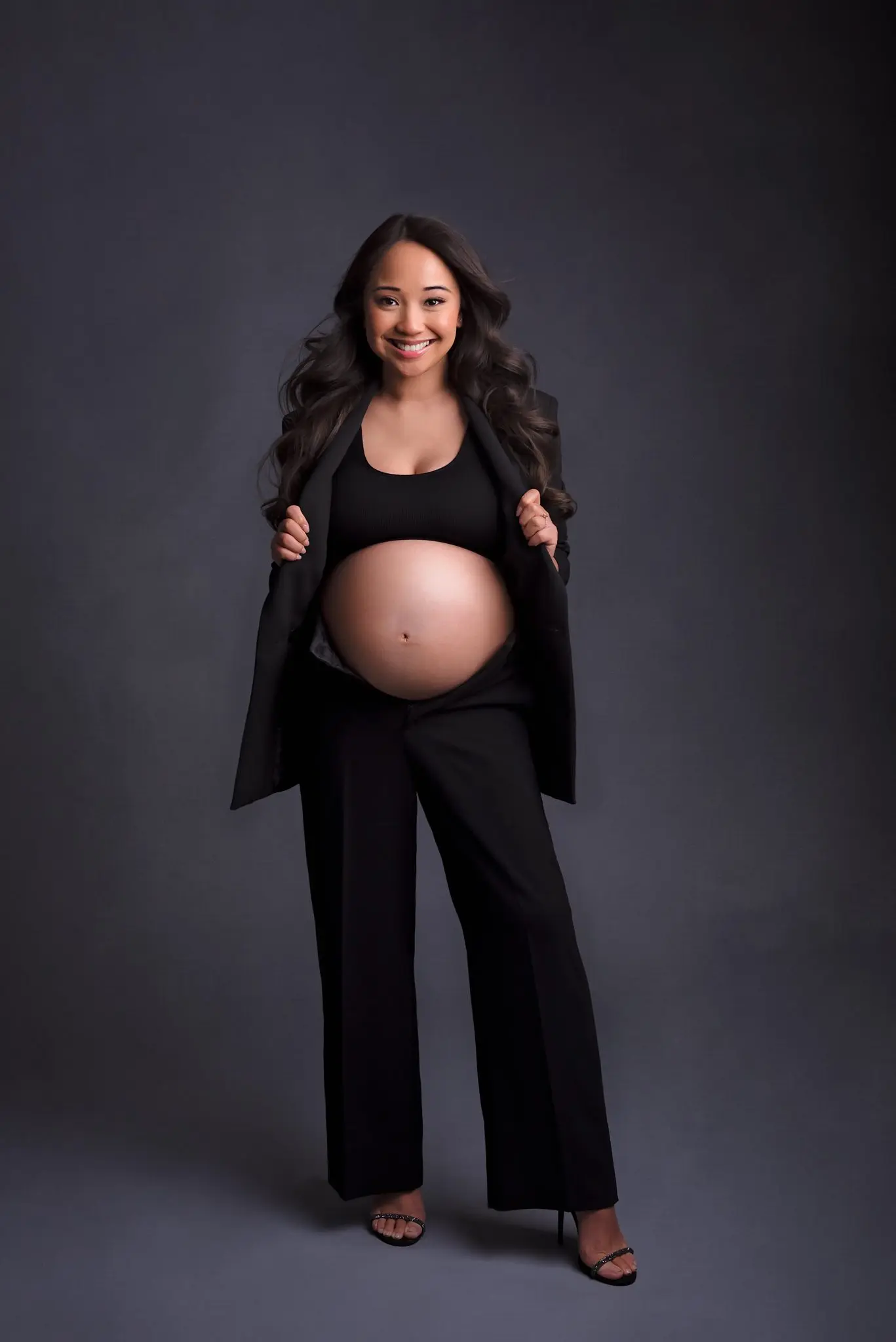 maternity photography - black suit