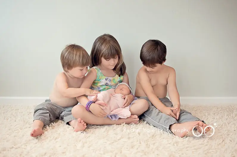 newborn photography vancouver - baby girl with siblings