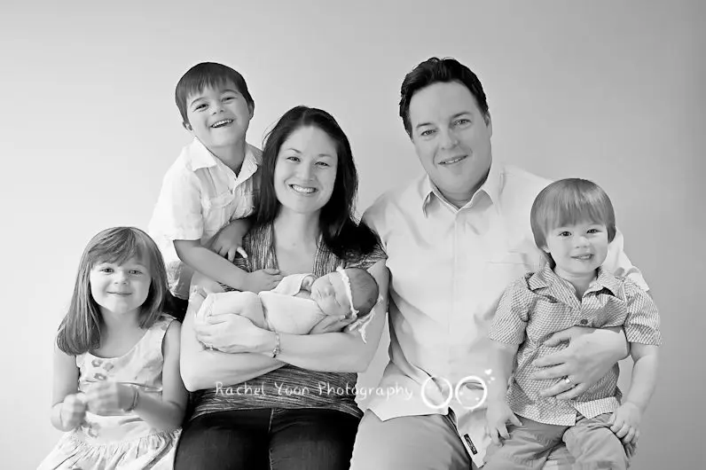 newborn photography vancouver - baby girl with family