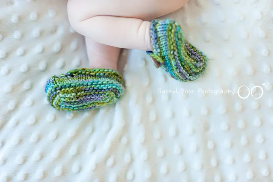 newborn baby photography - baby boy's feet