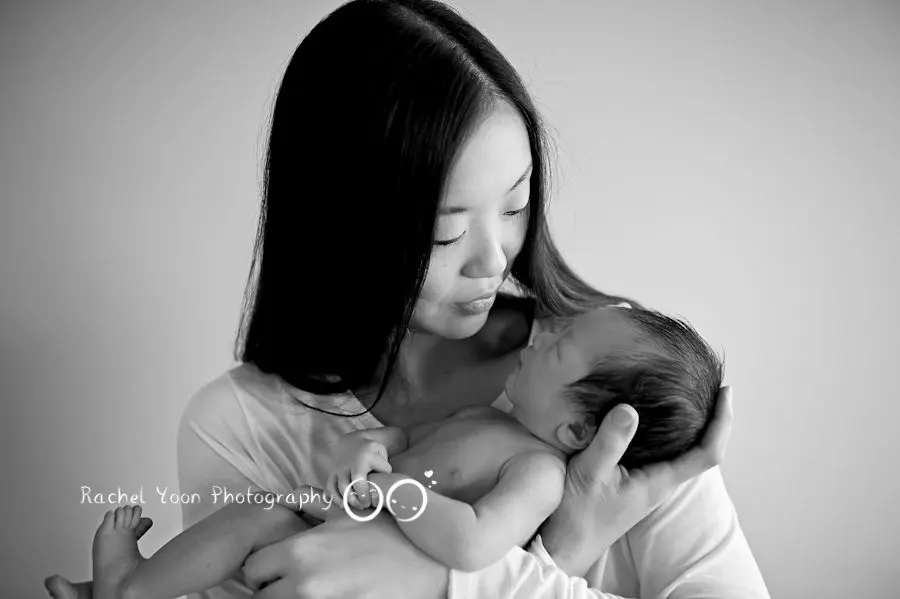 newborn photography vancouver - newborn with mom