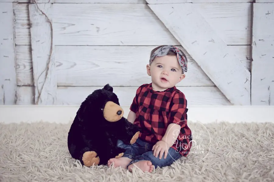 6 months old baby at studio - baby photography vancouver