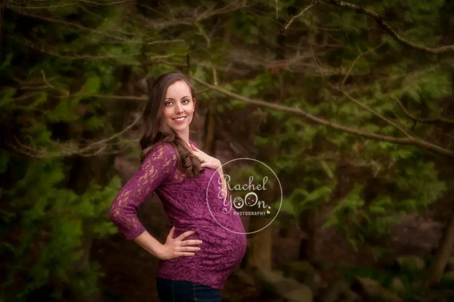 maternity photography vancouver - outdoor maternity session at Deer Lake