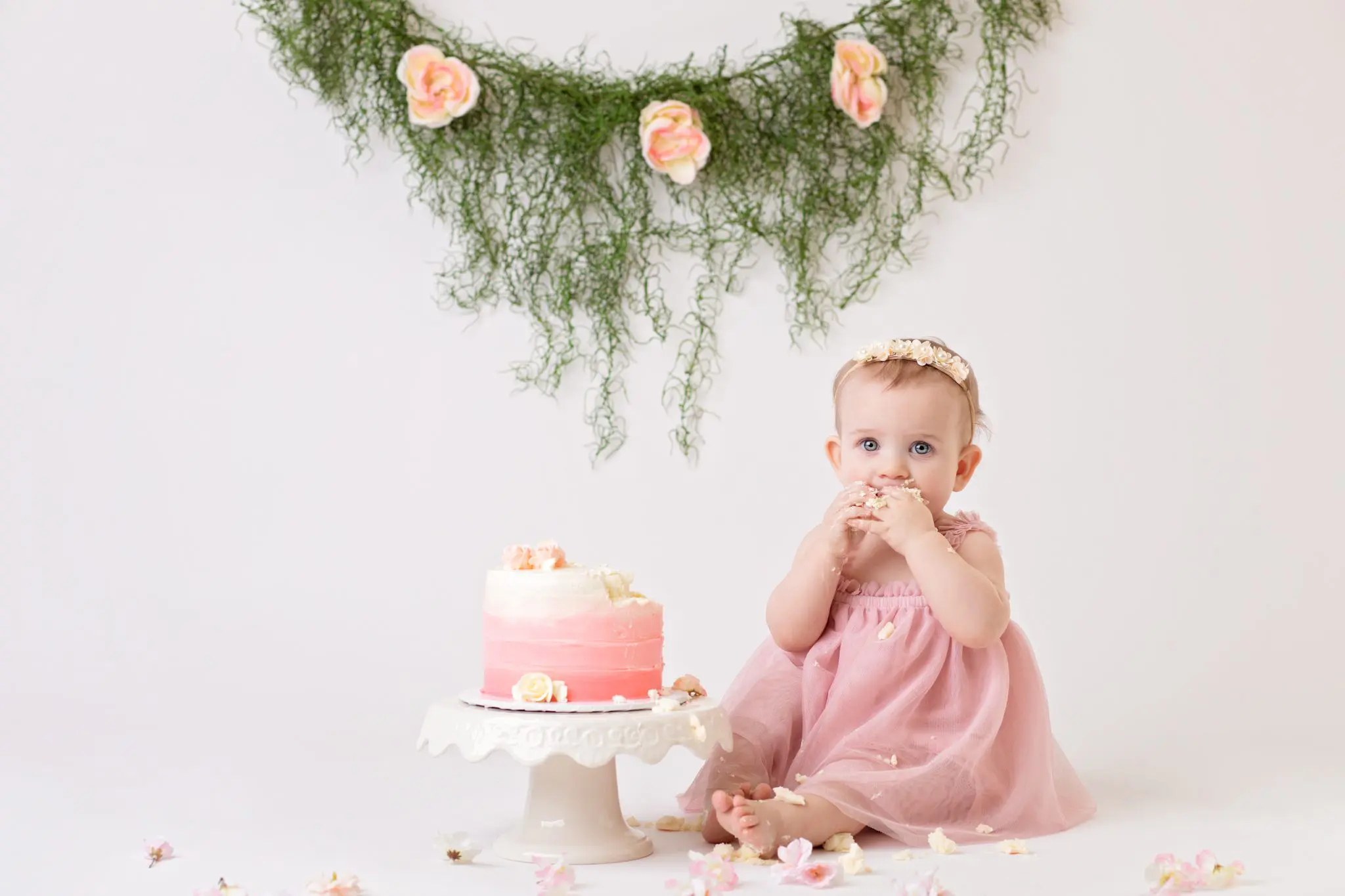 simple flower theme for cake smash - rachel yoon photography