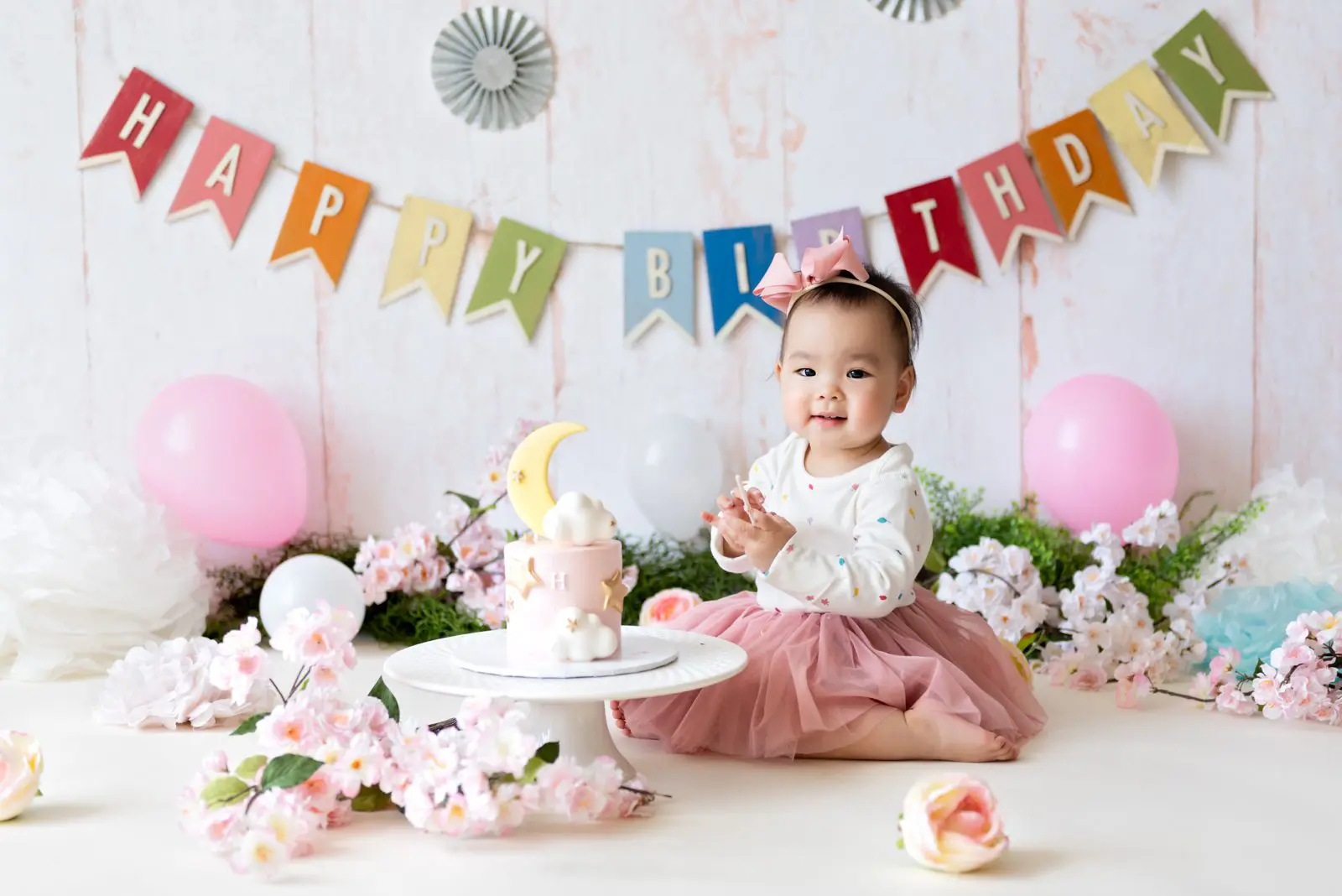 cake smash photography vancouver - happy birhtday banner