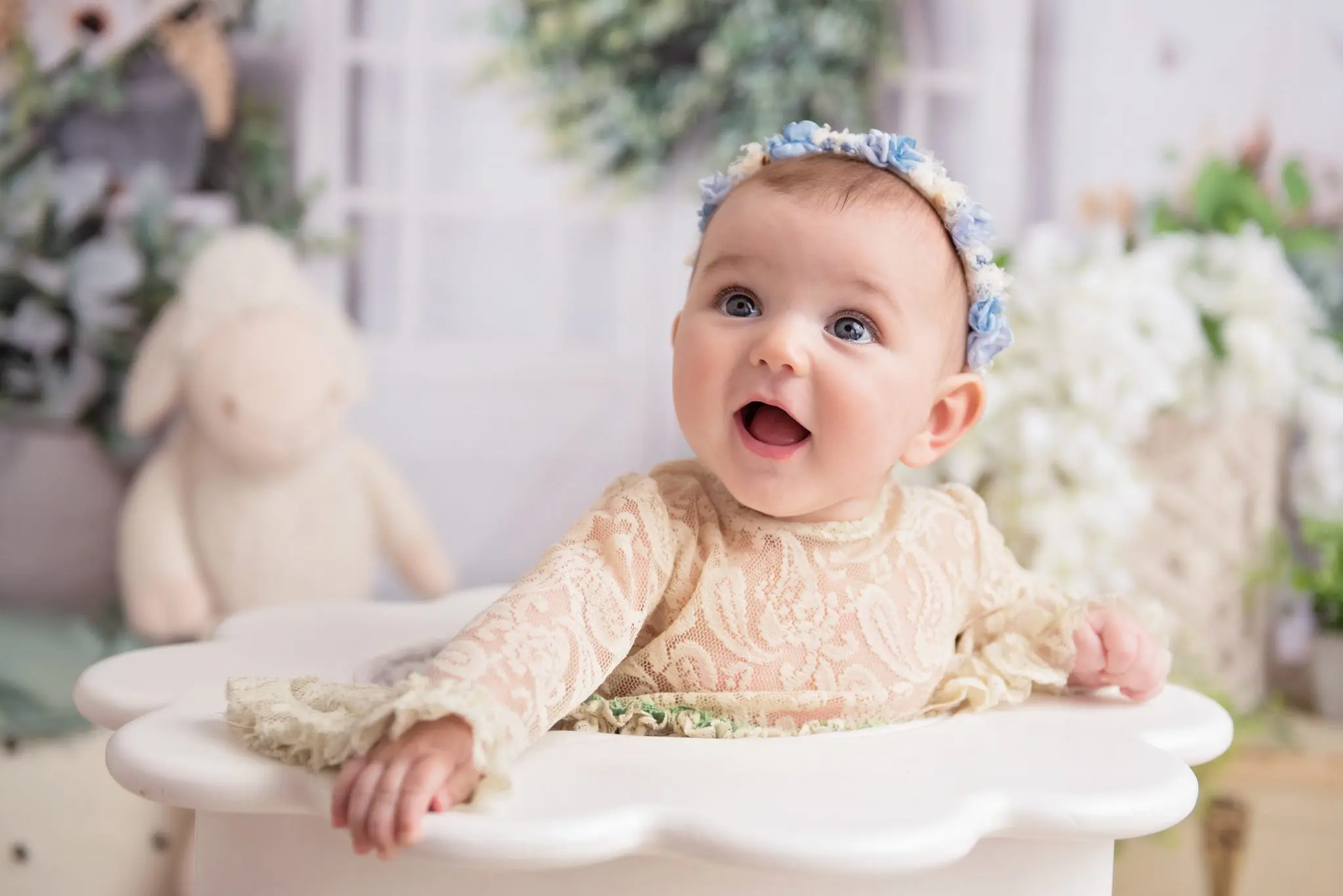 baby girl smiling - 100 days session