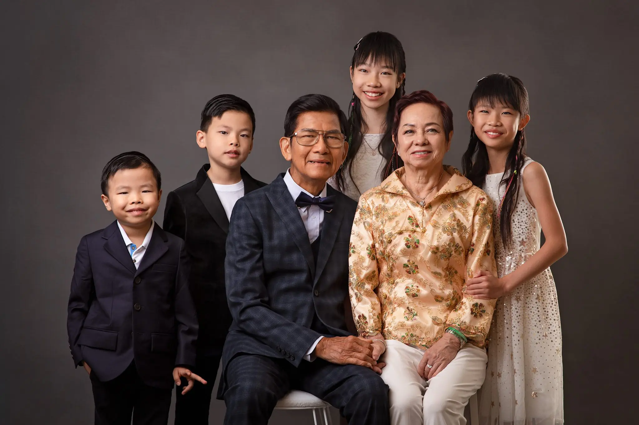 extended family photography - grandparents with grandkids