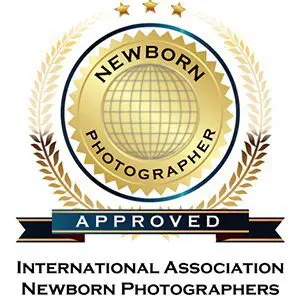 newborn photographer approved IANP logo