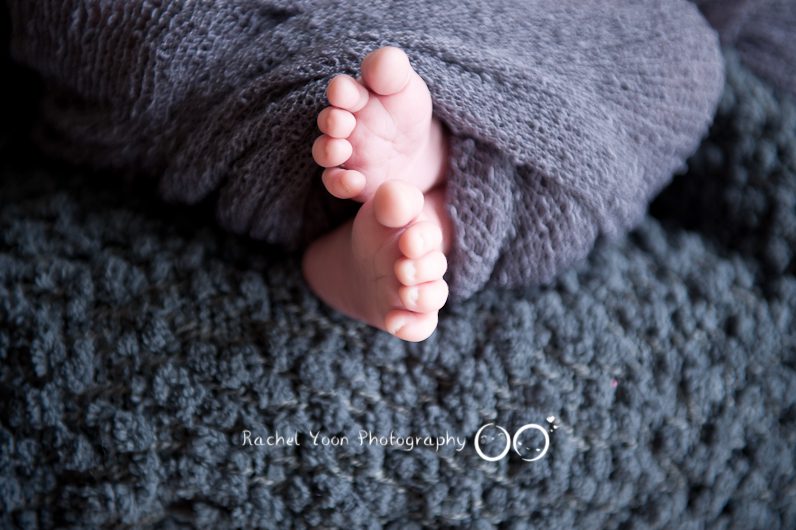 Newborn Photography Vancouver - 3 weeks old baby feet