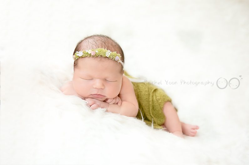 newborn photography vancouver - baby girl with tieback