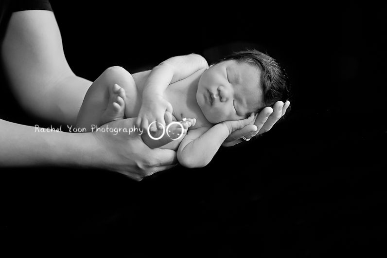vancouver newborn photographer - newborn in black and white