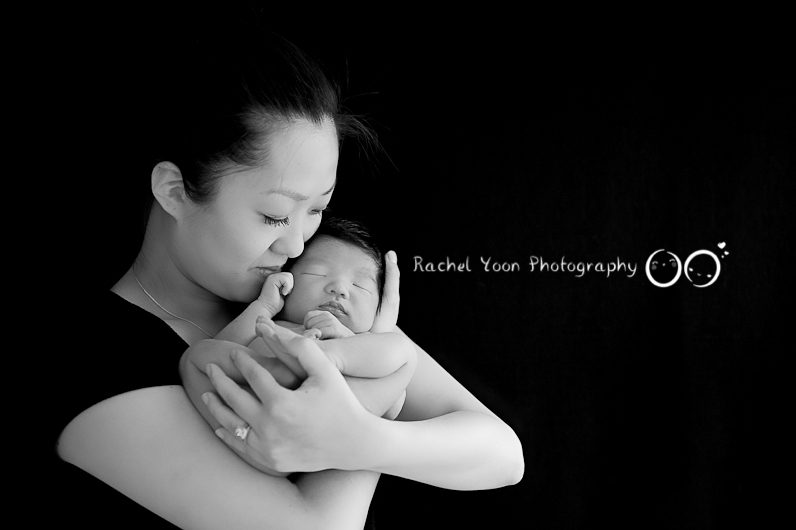 vancouver newborn photographer - newborn with mom