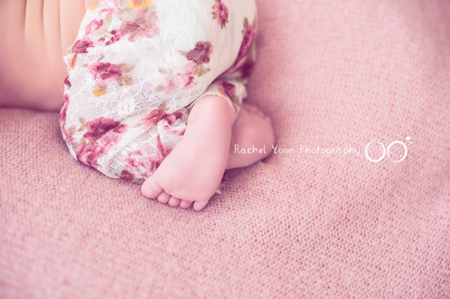newborn photography vancouver - feet