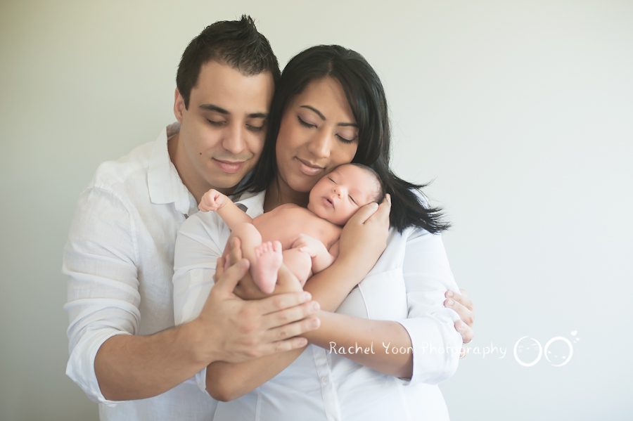 newborn photography vancouver - baby girl with mom and dad