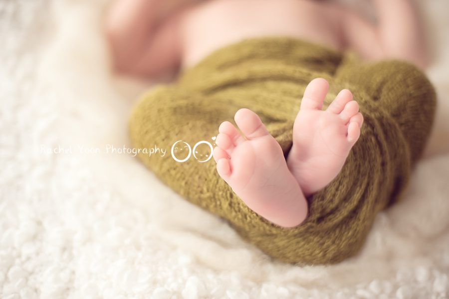 newborn photography vancouver - baby boy feet