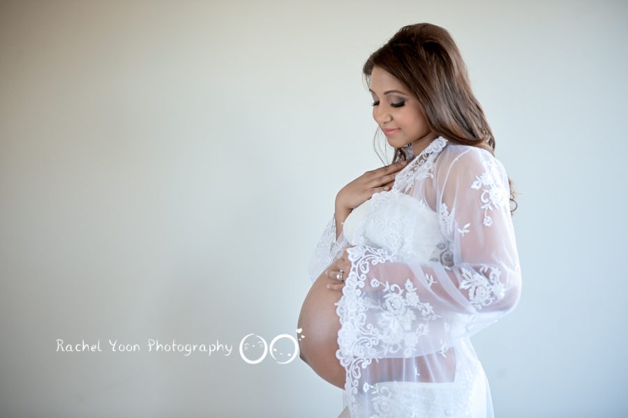 maternity photography vancouver - white lace gown