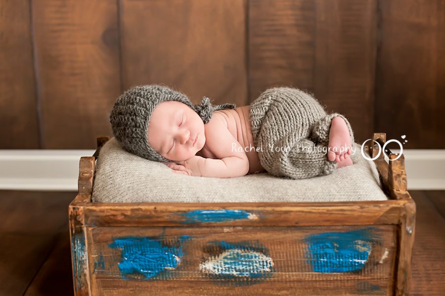 newborn photography vancouver - newborn in a box
