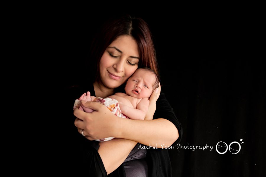 newborn photography vancouver - baby girl with mom