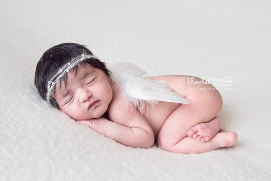 newborn baby bum up pose - newborn photography vancouver