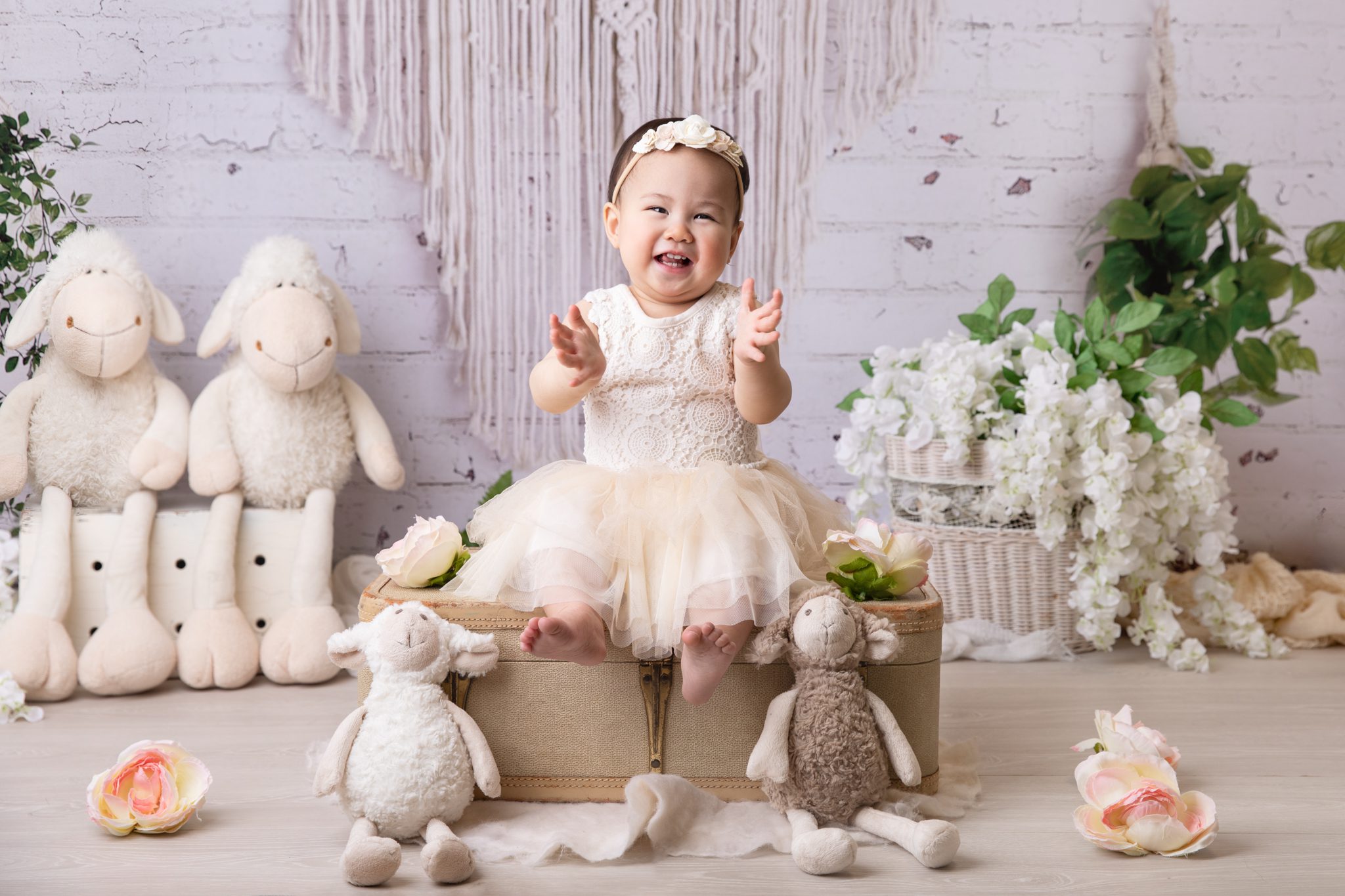 happy smiling baby girl - 1 year baby session