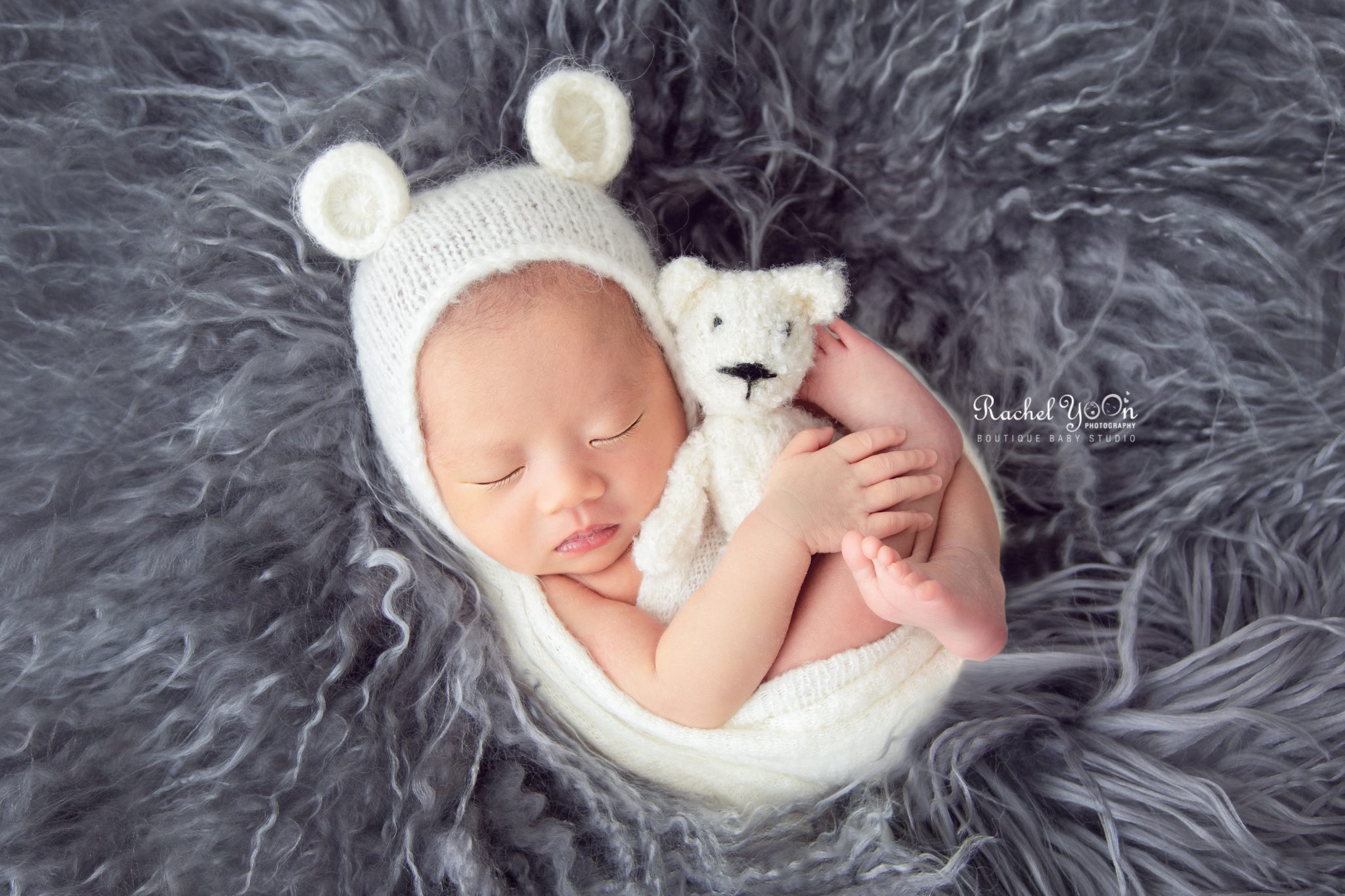bear outfit - newborn photography vancouver