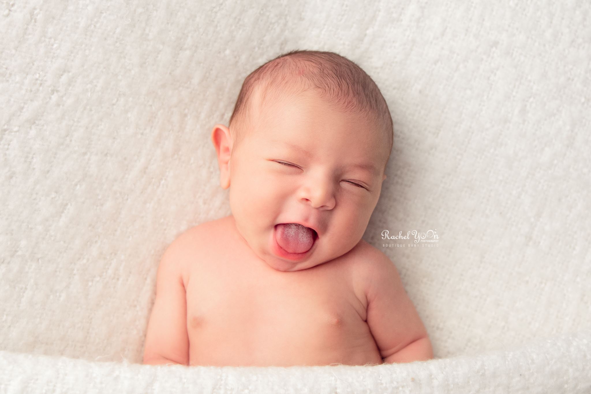 newborn photography - baby expression