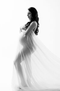 maternity photography black and white